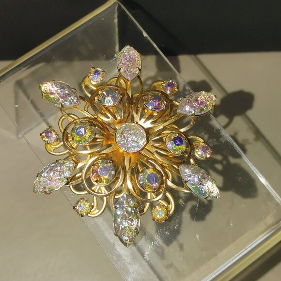 Floral Brooch Marquise Lava Glass Vintage Aurora Borealis Rhinestone Gold Tone - Picture 10 of 12